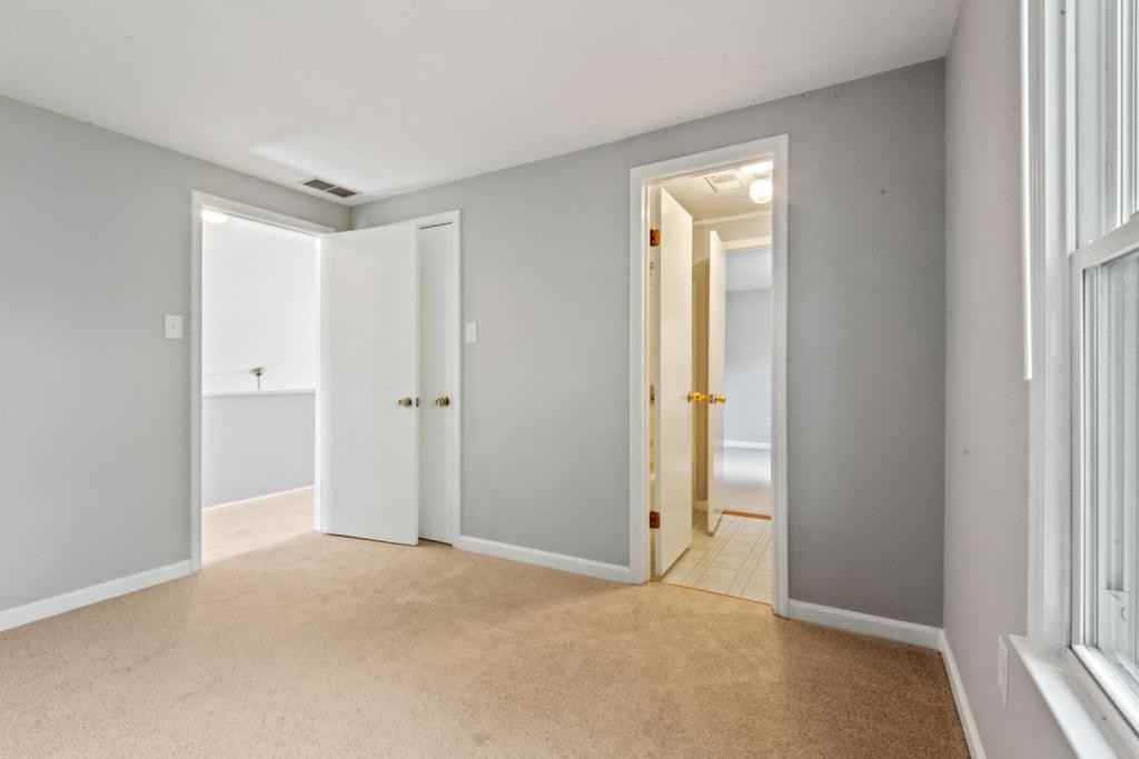 648 Golfview Dr - Photo 3 of 20