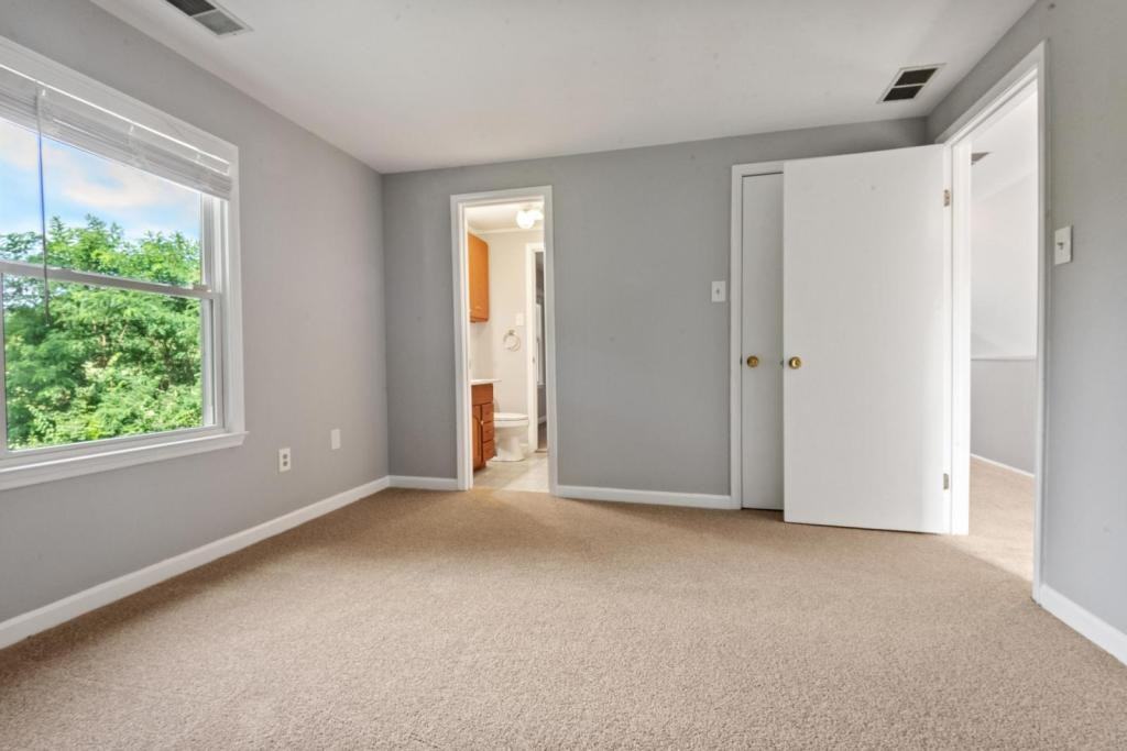 648 Golfview Dr - Photo 7 of 20