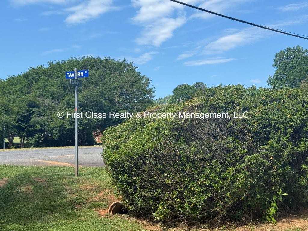 710 Tavern Ct - Photo 4 of 30