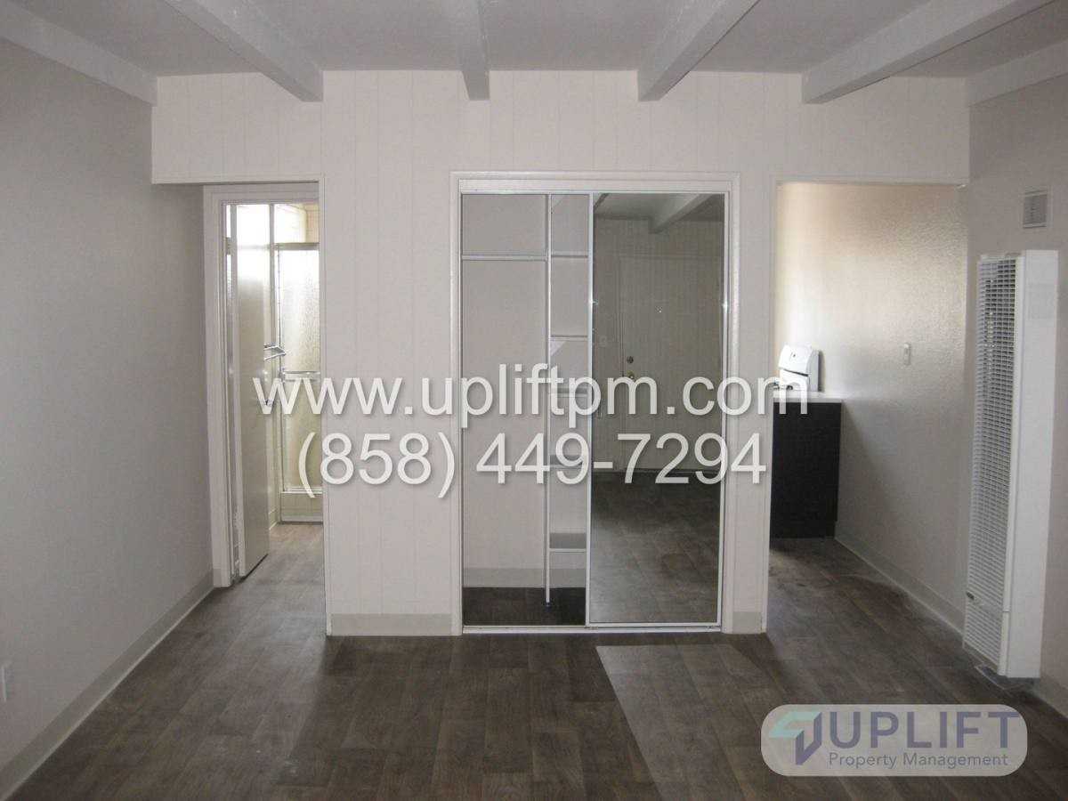 3239 Mission Blvd #8 - Photo 5 of 6