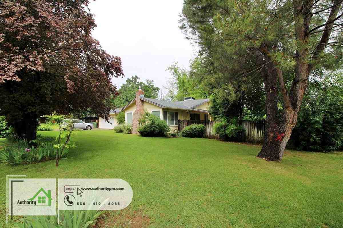 2390 N Dr - Photo 2 of 10