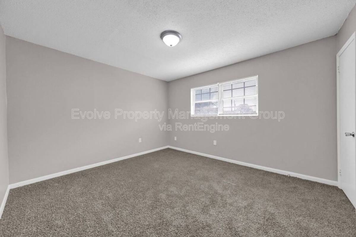 3434 Spottswood Ave - Photo 7 of 9