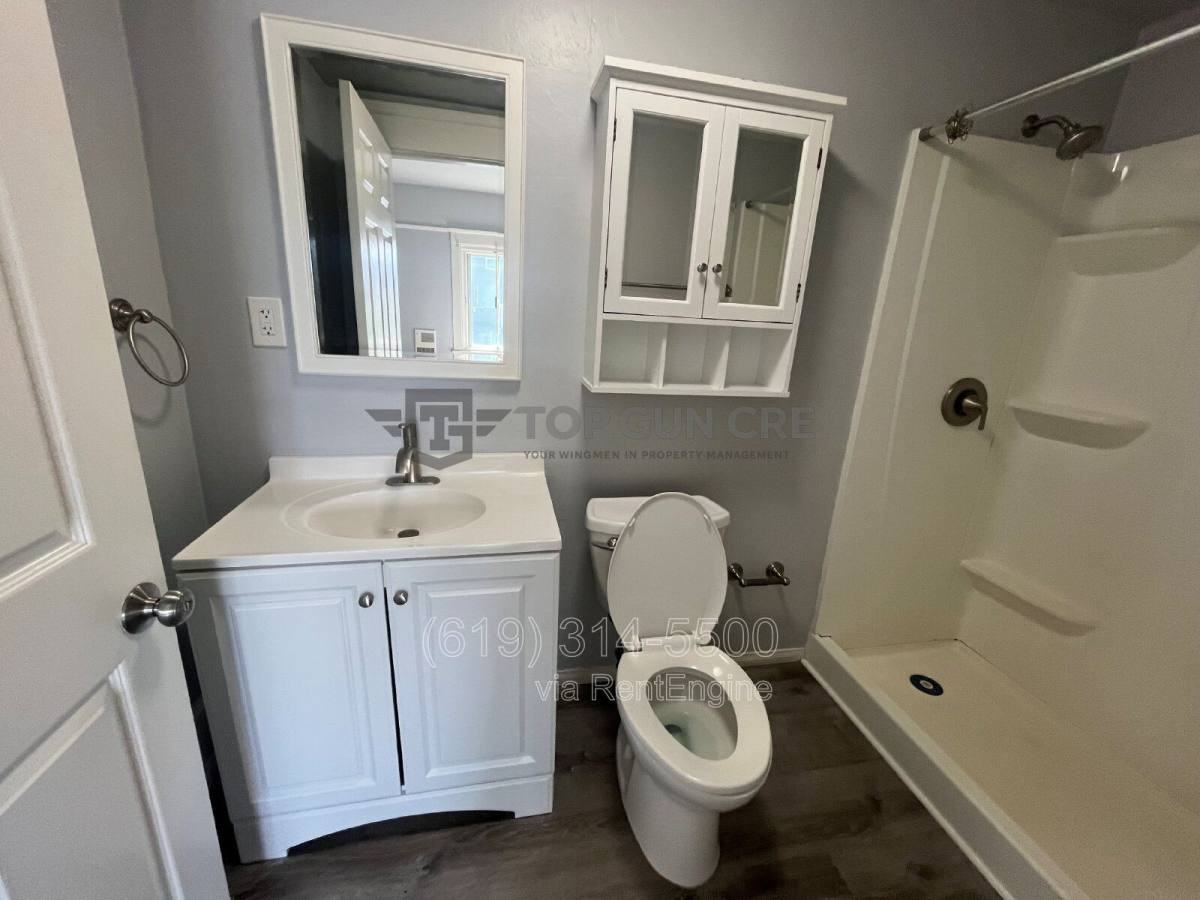 134 W Hawthorn St #9 - Photo 4 of 6