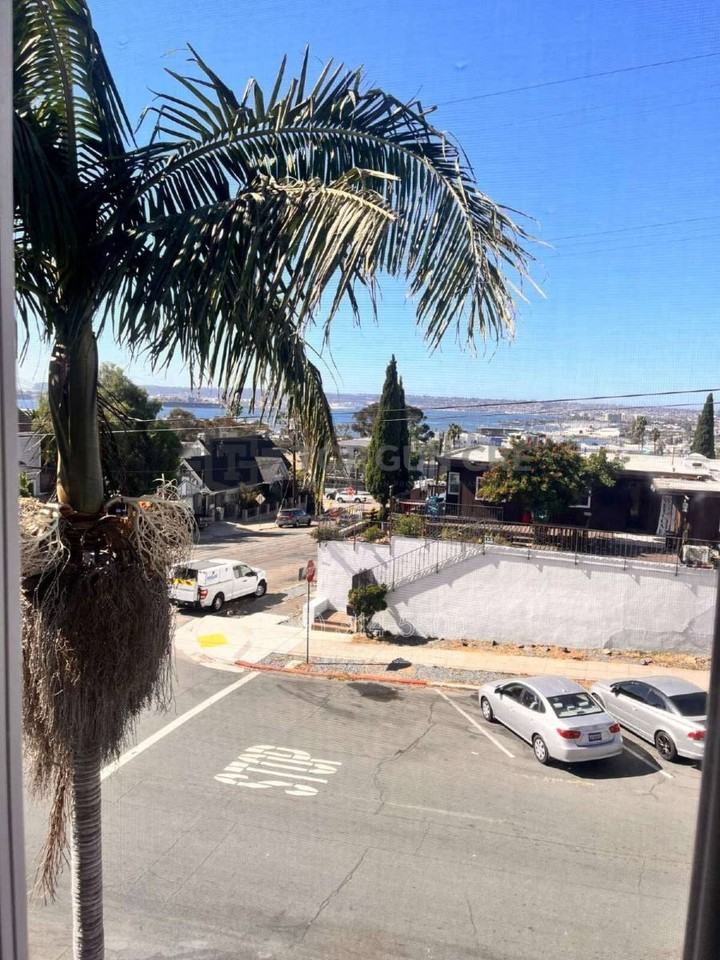 134 W Hawthorn St #9 - Photo 6 of 6