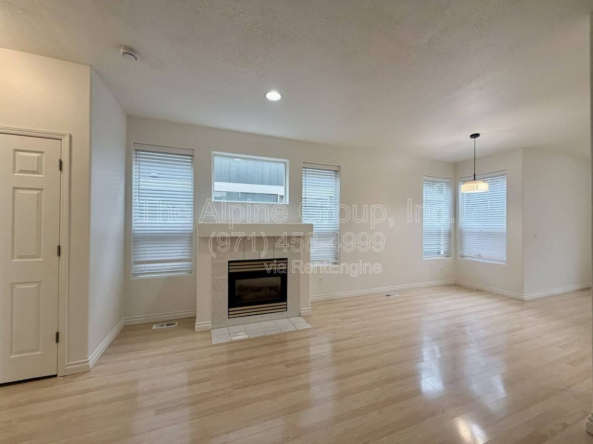 5817 Nw 174th Ave - Photo 3 of 10
