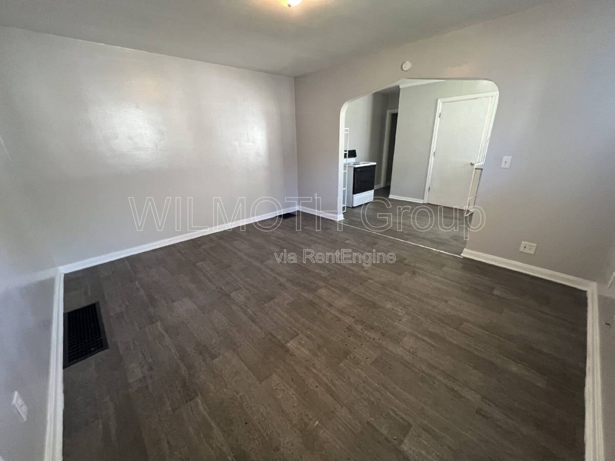 320 N Sherman Dr #A - Photo 2 of 10