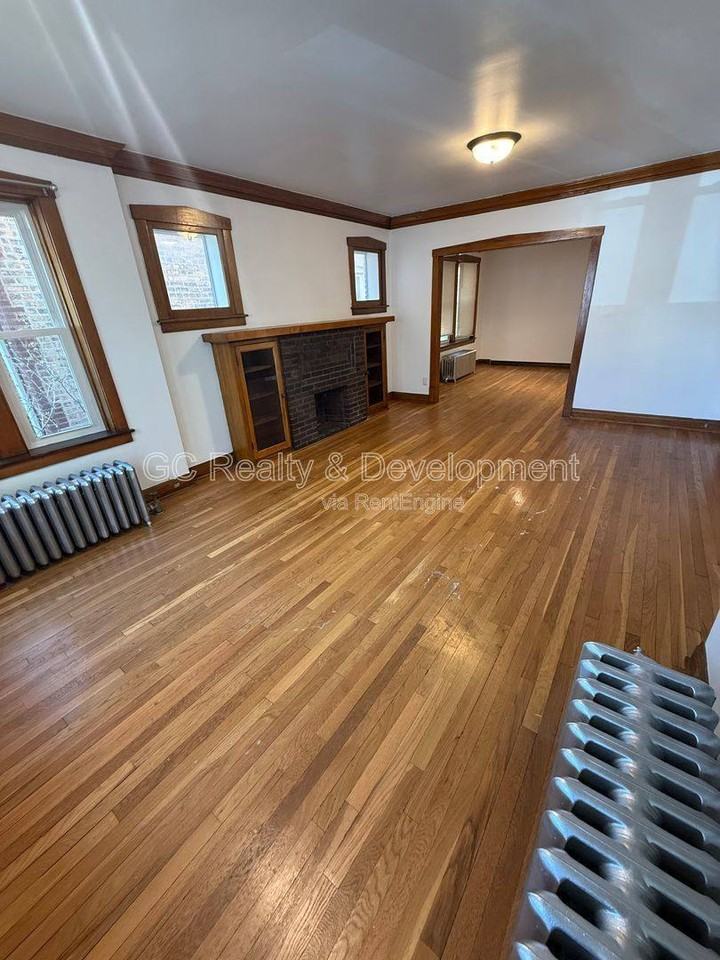 2926 N Avers Ave #1 - Photo 3 of 10