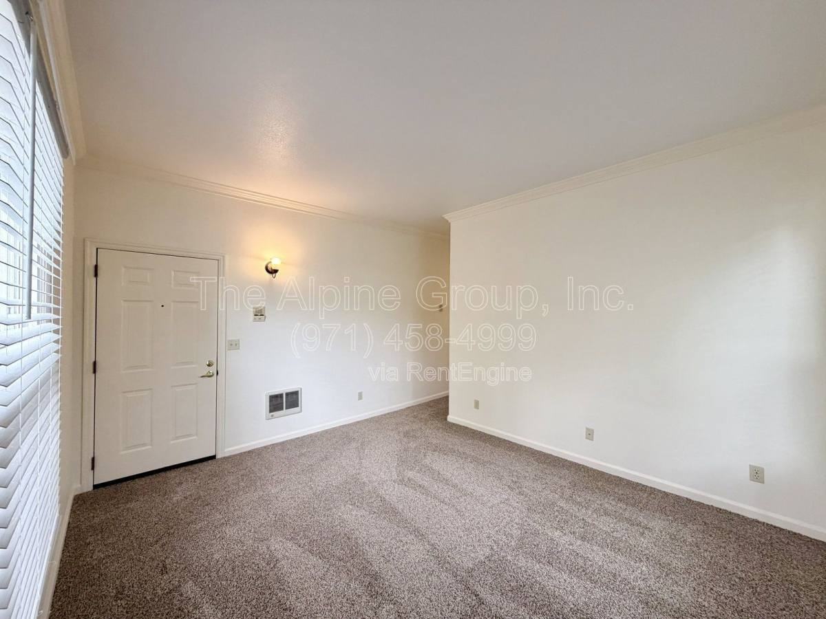 4318 Se Milwaukie Ave #1 - Photo 2 of 10
