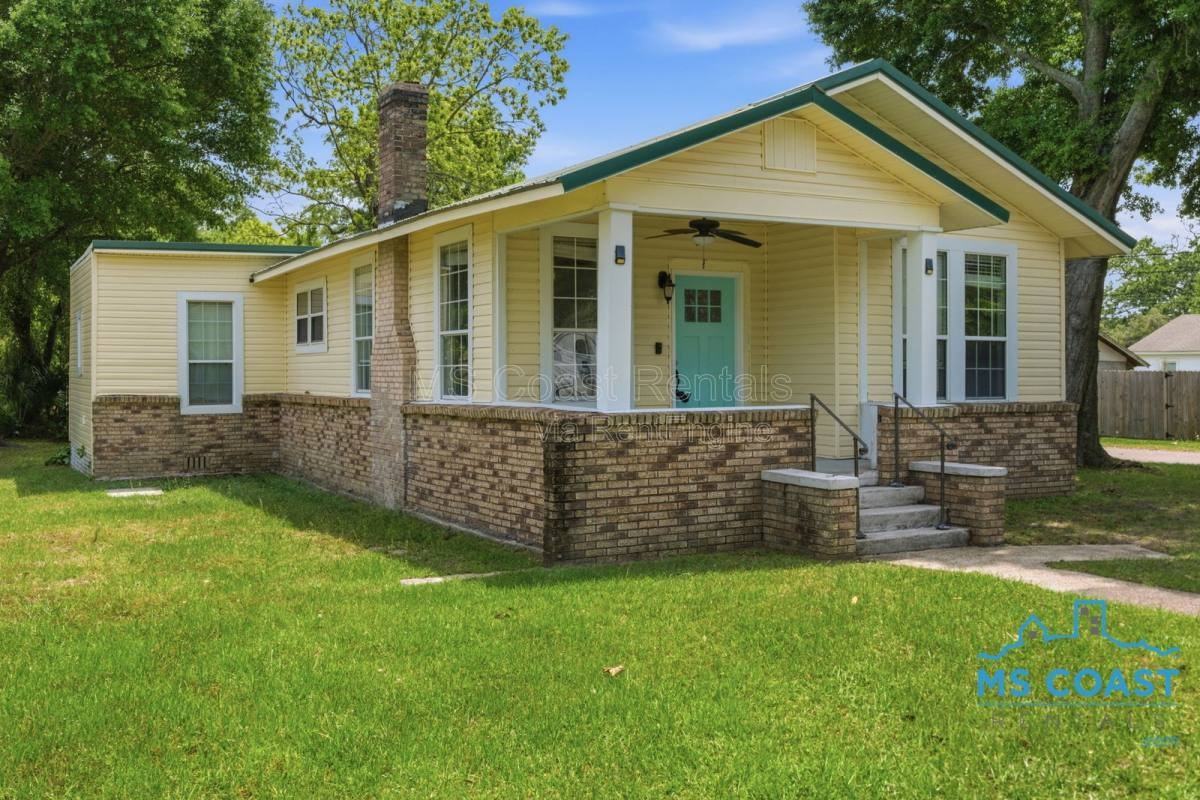 4319 Lewis St - Photo 2 of 10