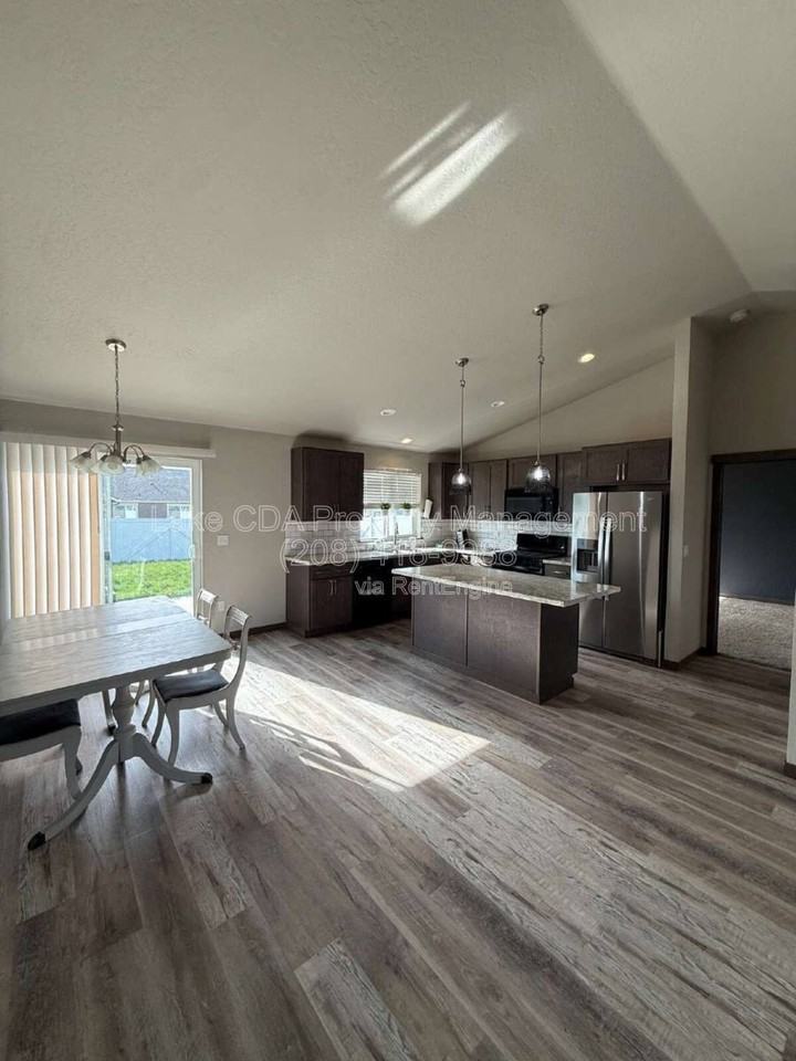 12905 N Bushel St - Photo 2 of 10