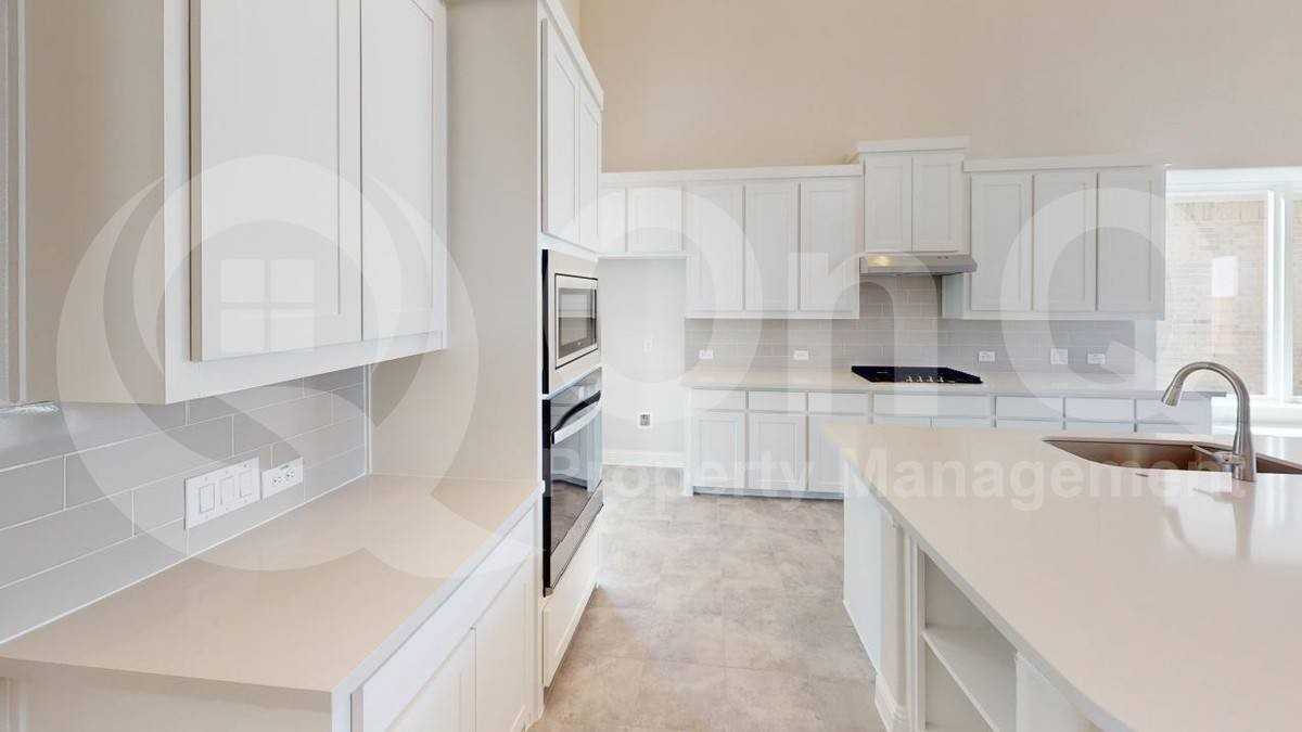 8407 Cornerstone Dr - Photo 3 of 10