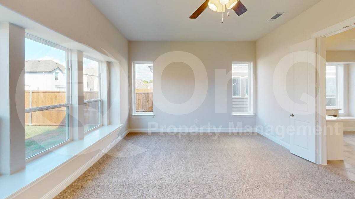 8407 Cornerstone Dr - Photo 5 of 10