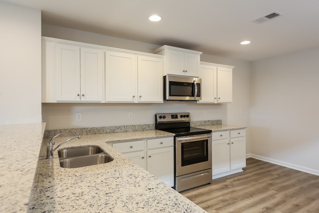 310 Noble Ln - Photo 5 of 20