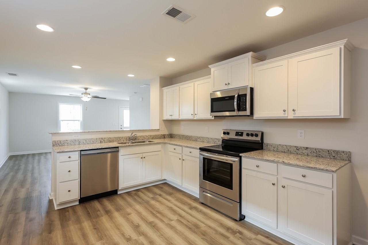 310 Noble Ln - Photo 6 of 20