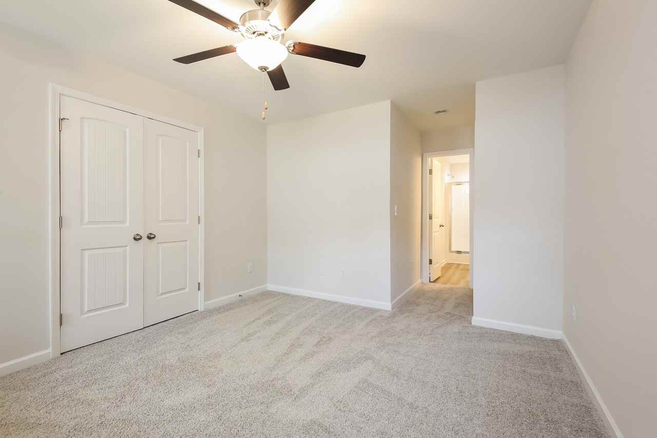 310 Noble Ln - Photo 7 of 20