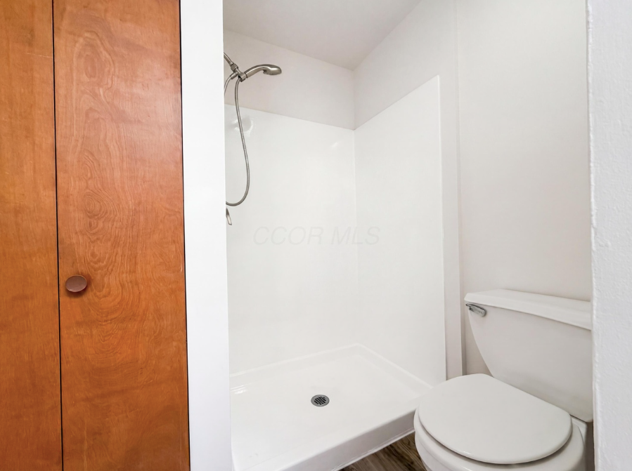 610 Executive Blvd - Photo 5 of 29