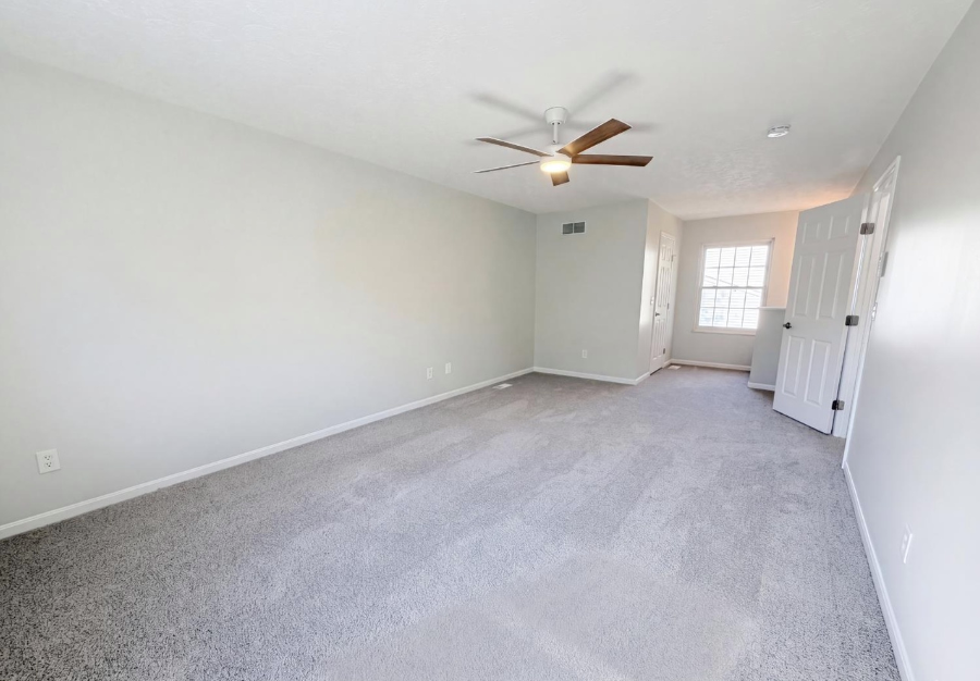 1379 Gumbert Dr - Photo 4 of 31