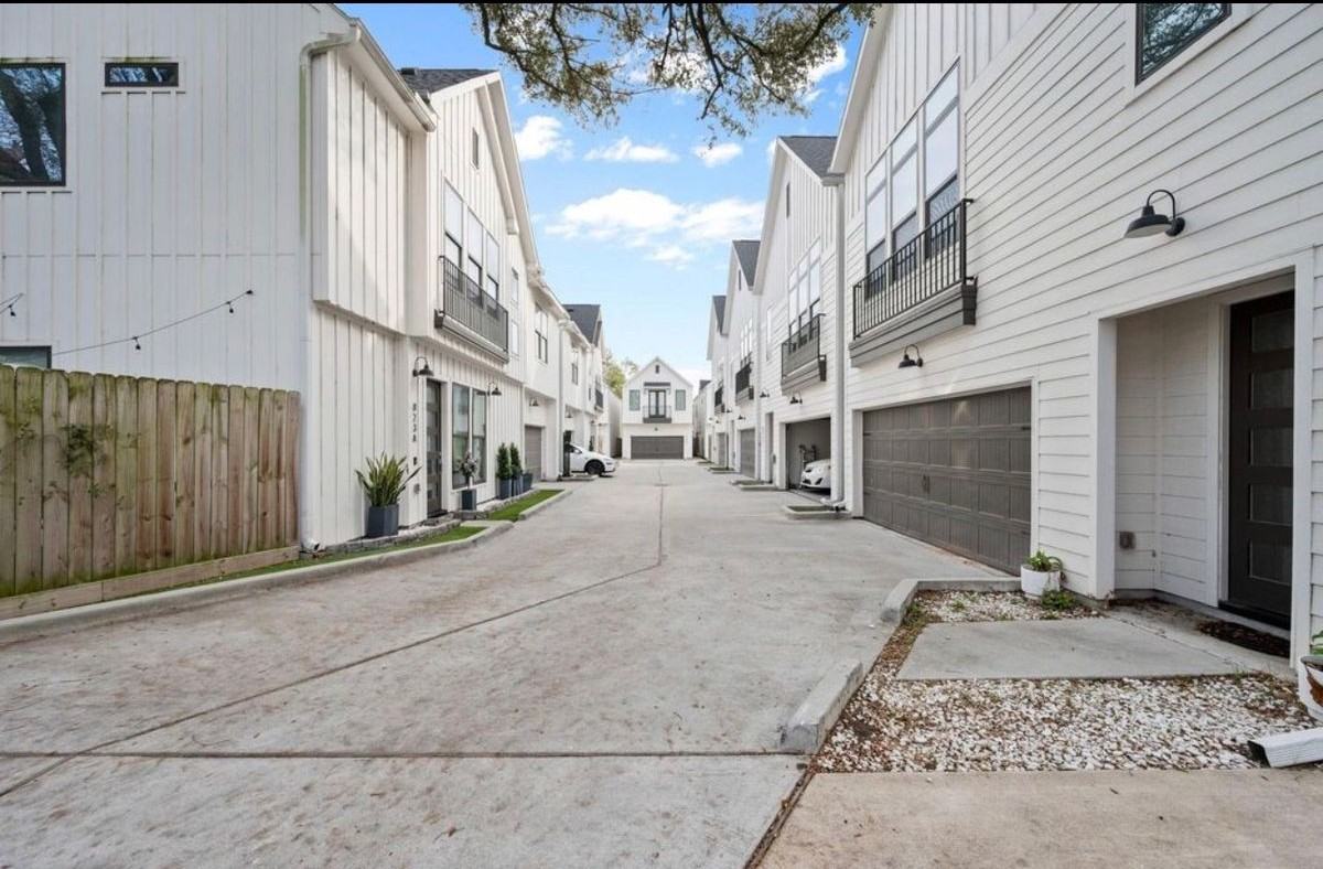 823 Mansfield St ##H - Photo 2 of 8