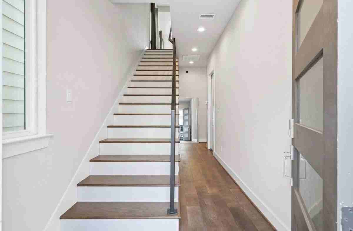 823 Mansfield St ##H - Photo 3 of 8