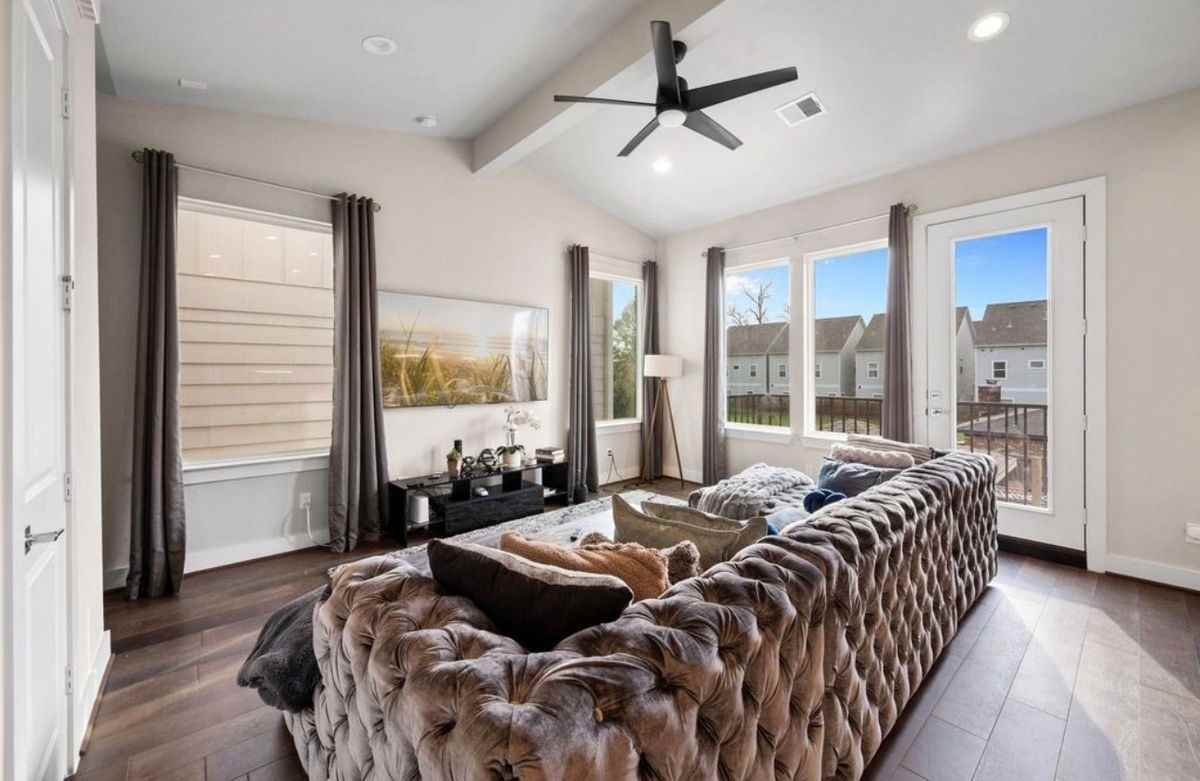 823 Mansfield St ##H - Photo 4 of 8