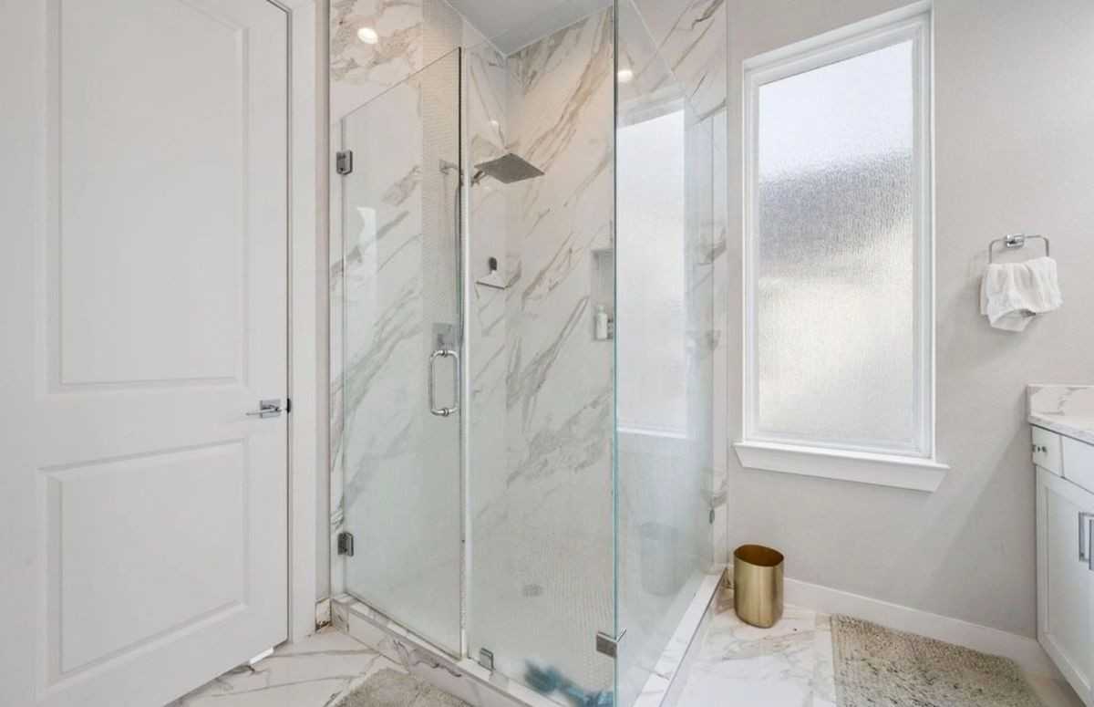 823 Mansfield St ##H - Photo 7 of 8