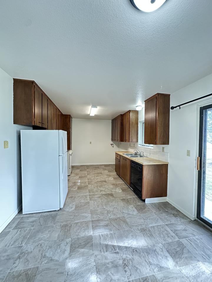 305 Cape Cod Dr #2 - Photo 3 of 9