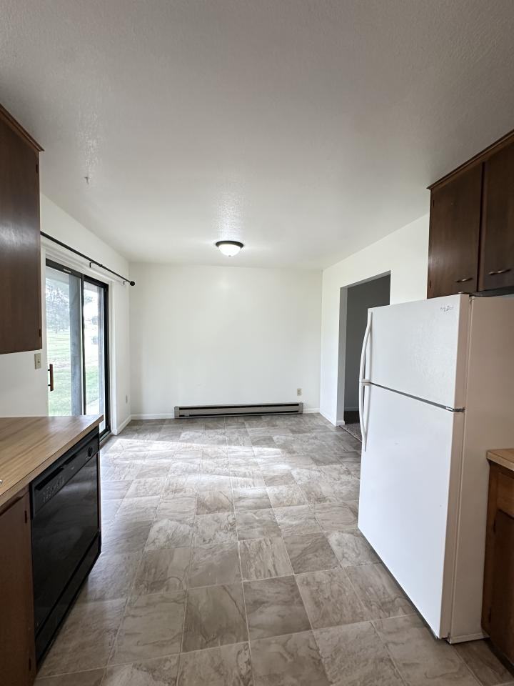 305 Cape Cod Dr #2 - Photo 4 of 9