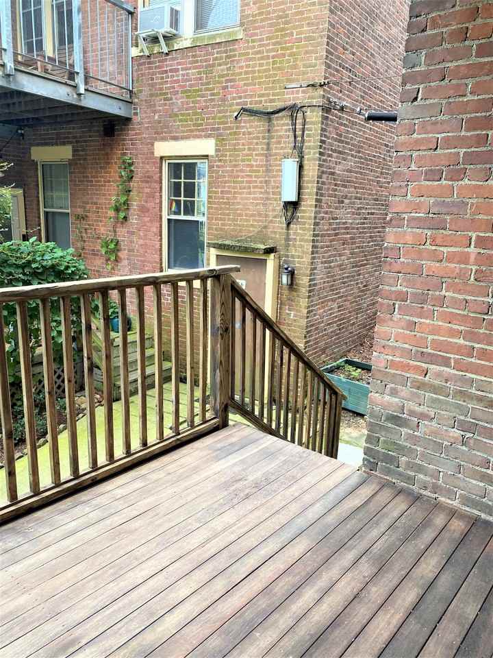 32 Robinwood Ave #8 - Photo 2 of 11