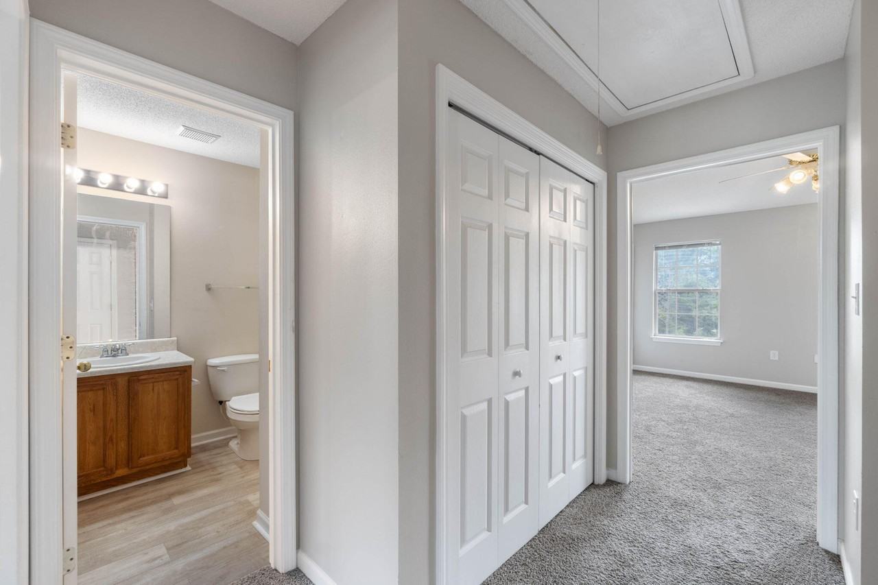 183 Swaying Pine Ct - Photo 6 of 33