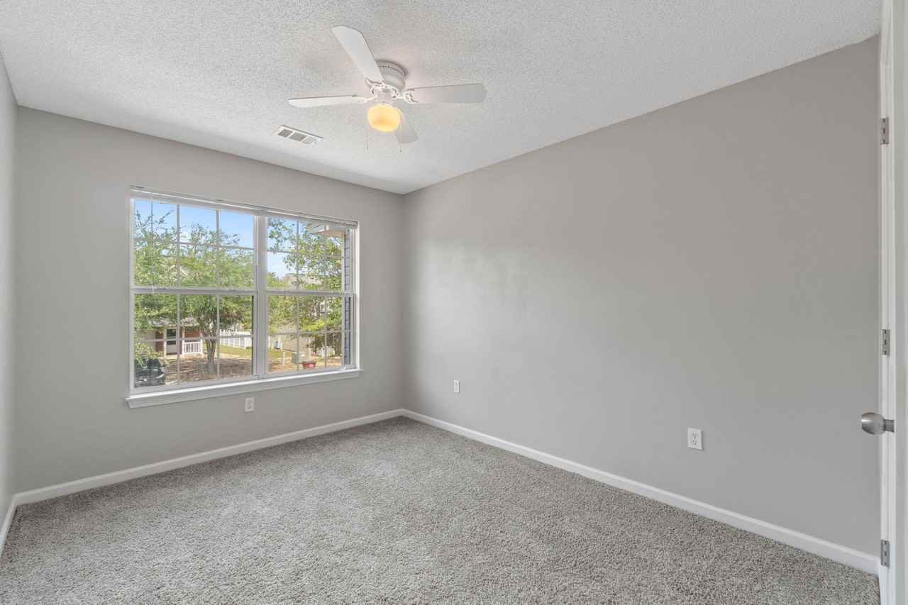 183 Swaying Pine Ct - Photo 7 of 33