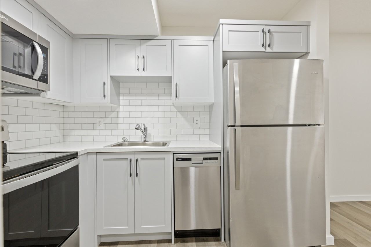 23 Heirloom Boulevard SE, Calgary - Photo 2 of 11