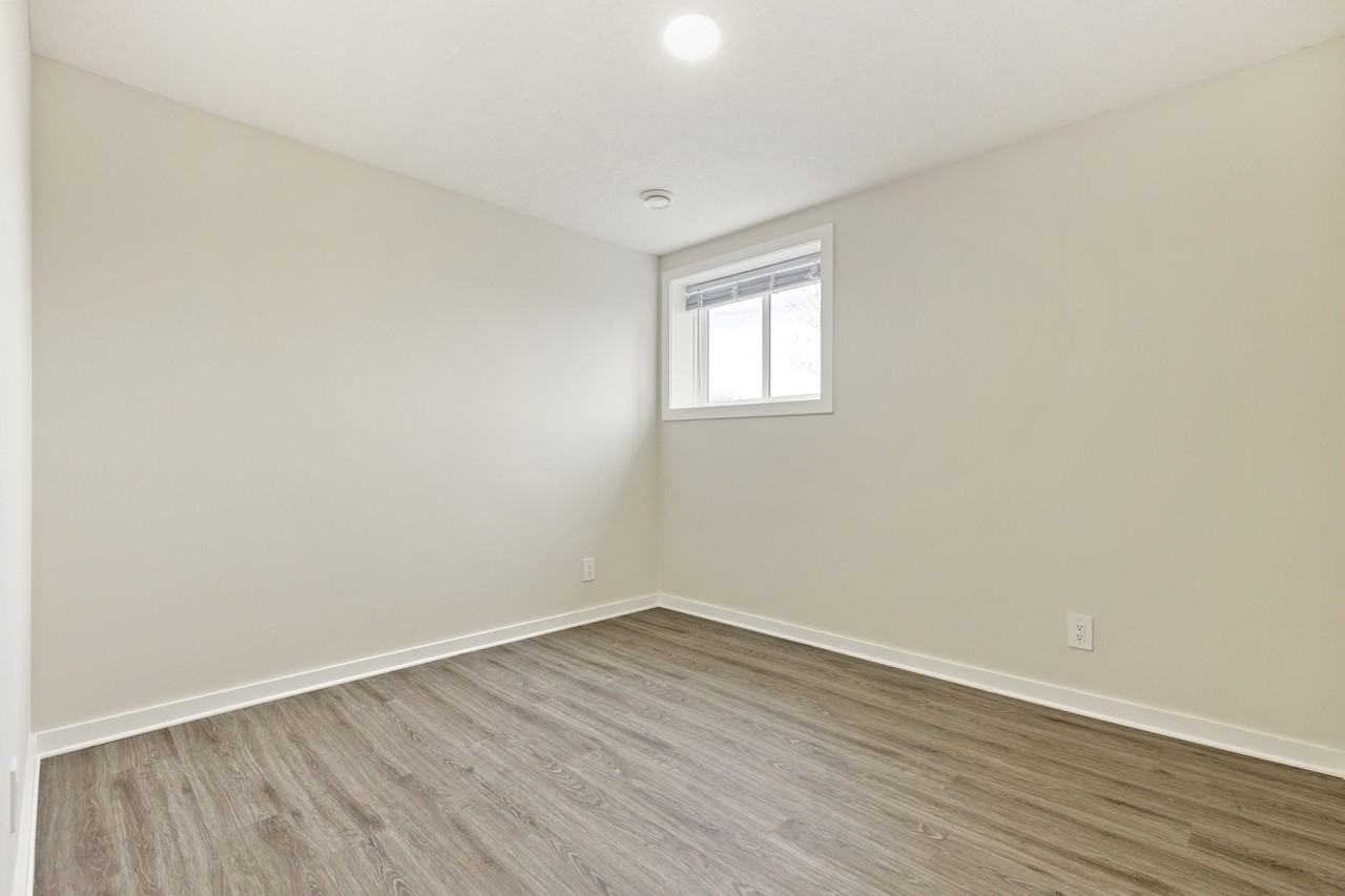 23 Heirloom Boulevard SE, Calgary - Photo 6 of 11