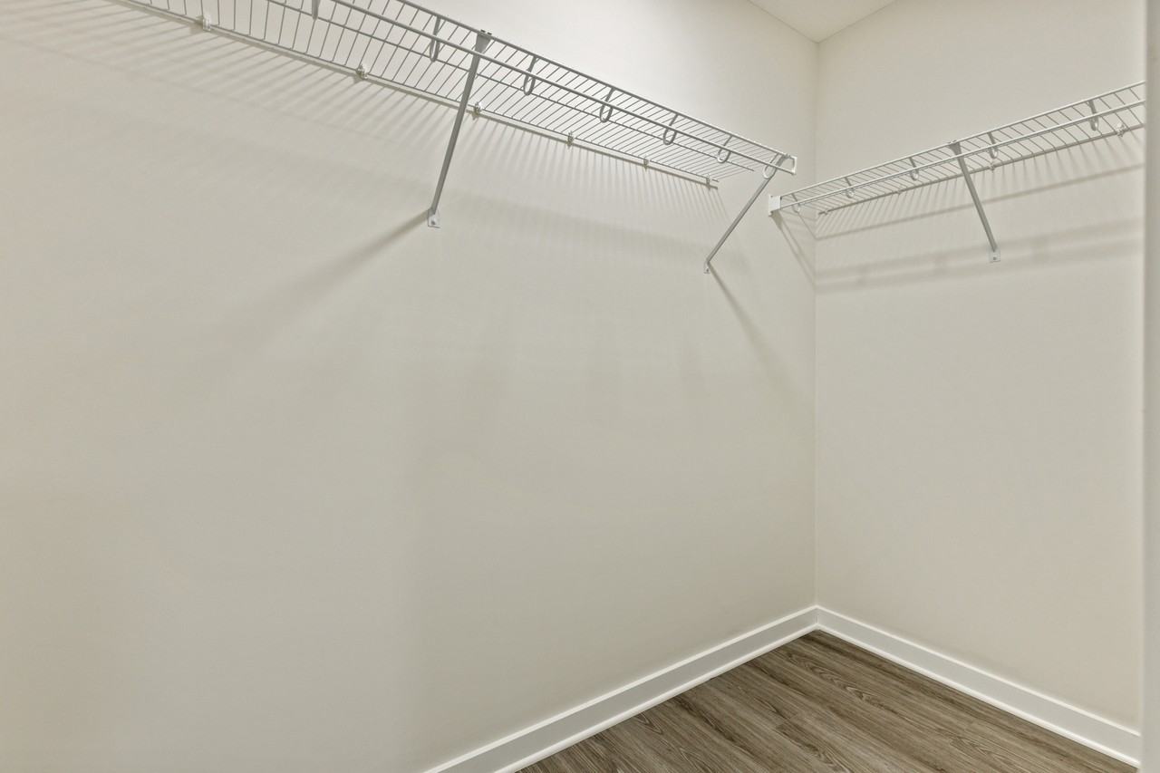 23 Heirloom Boulevard SE, Calgary - Photo 7 of 11