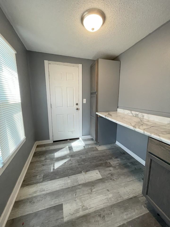 1123 Nevada St - Photo 2 of 13