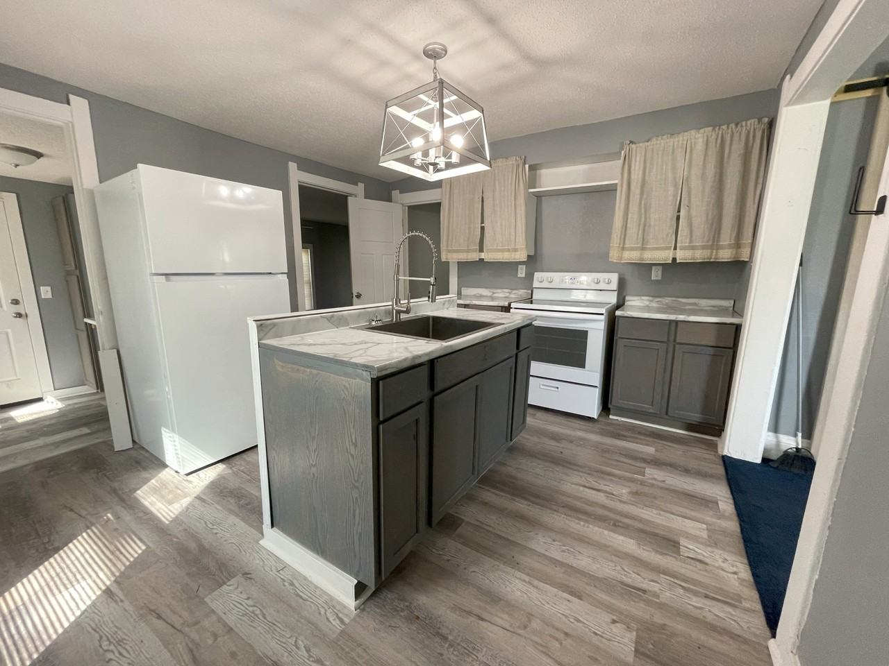 1123 Nevada St - Photo 7 of 13