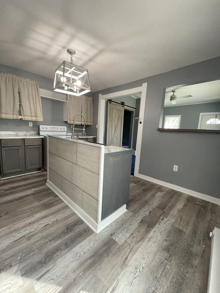 1123 Nevada St - Photo 6 of 13