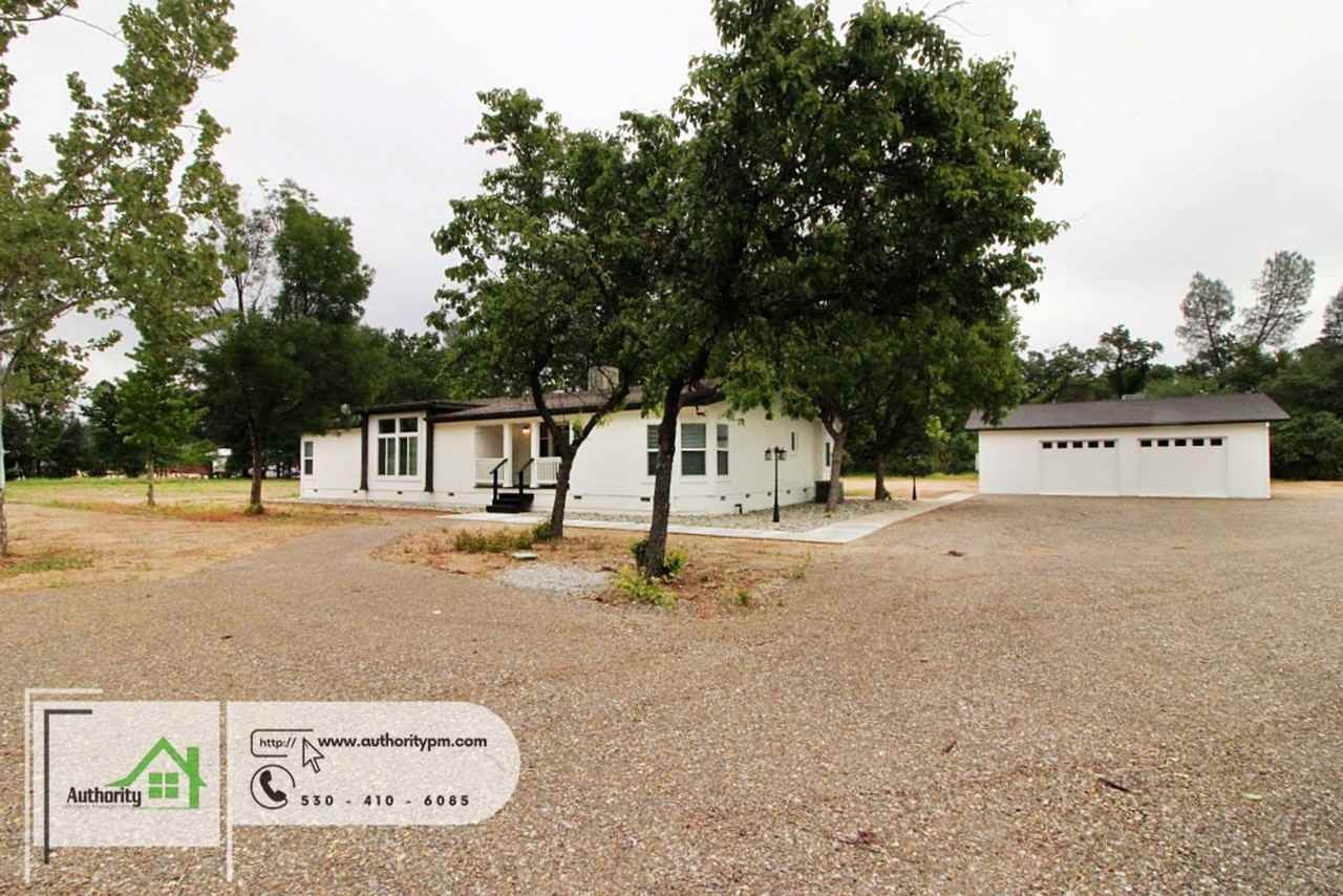 22190 Vallotton Ln - Photo 2 of 32