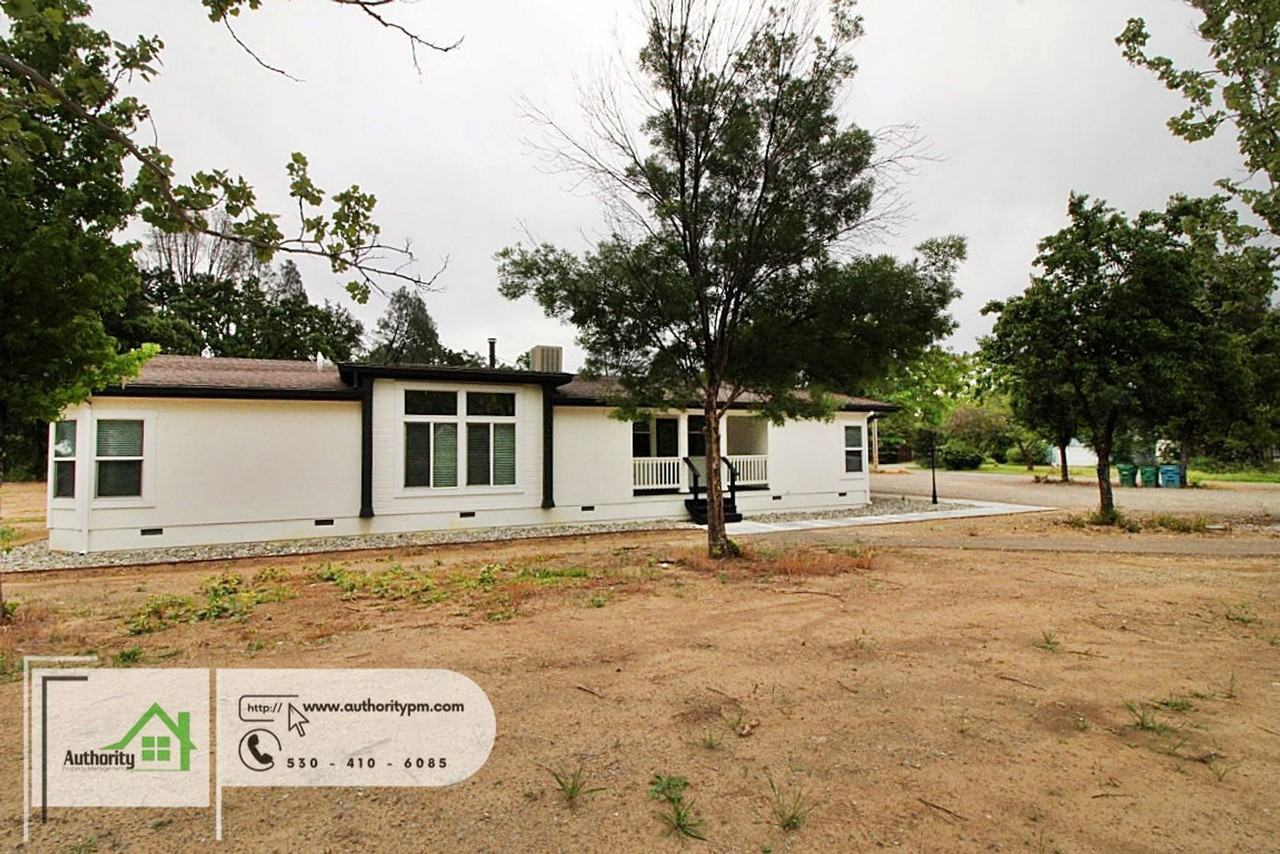 22190 Vallotton Ln - Photo 3 of 32