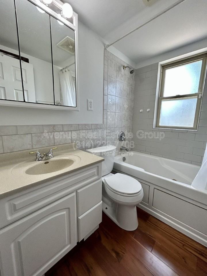 9215 Meadowbrook Ln - Photo 4 of 16