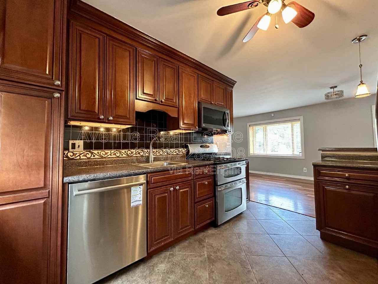 9215 Meadowbrook Ln - Photo 6 of 16