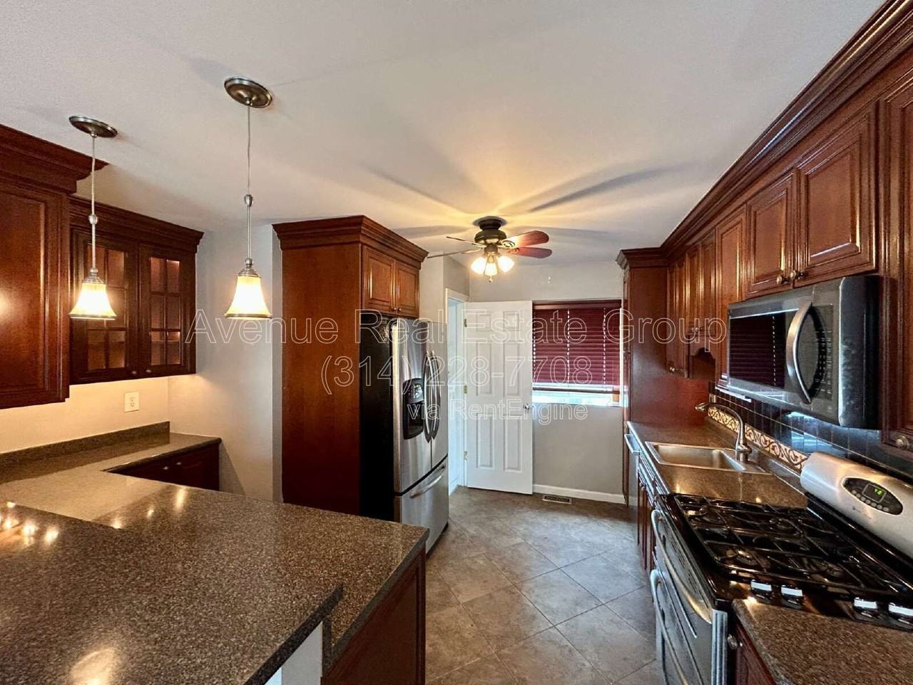 9215 Meadowbrook Ln - Photo 7 of 16