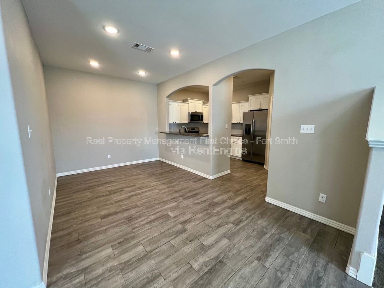 9802 Mylea Cir - Photo 5 of 24