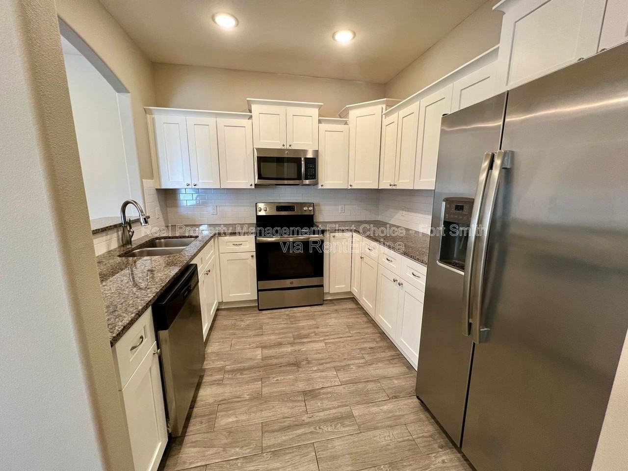 9802 Mylea Cir - Photo 7 of 24