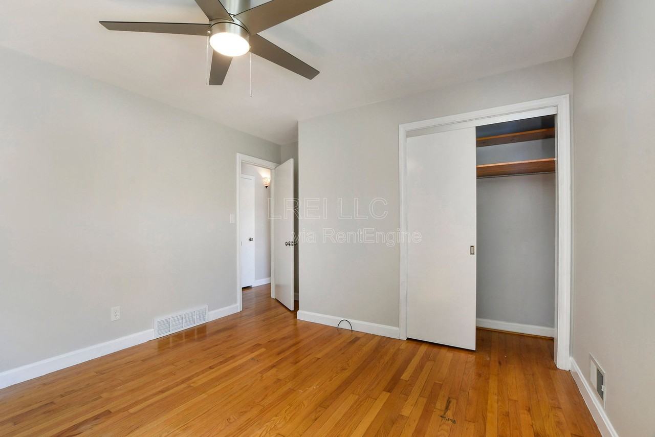 405 Westwood Dr - Photo 6 of 15