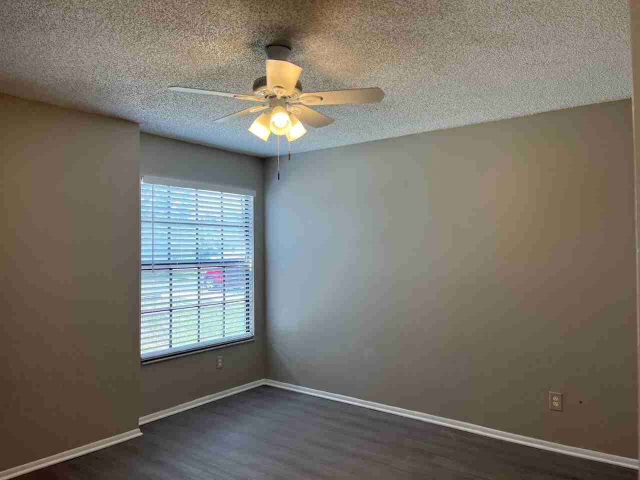 2451 E Illiana St - Photo 7 of 17