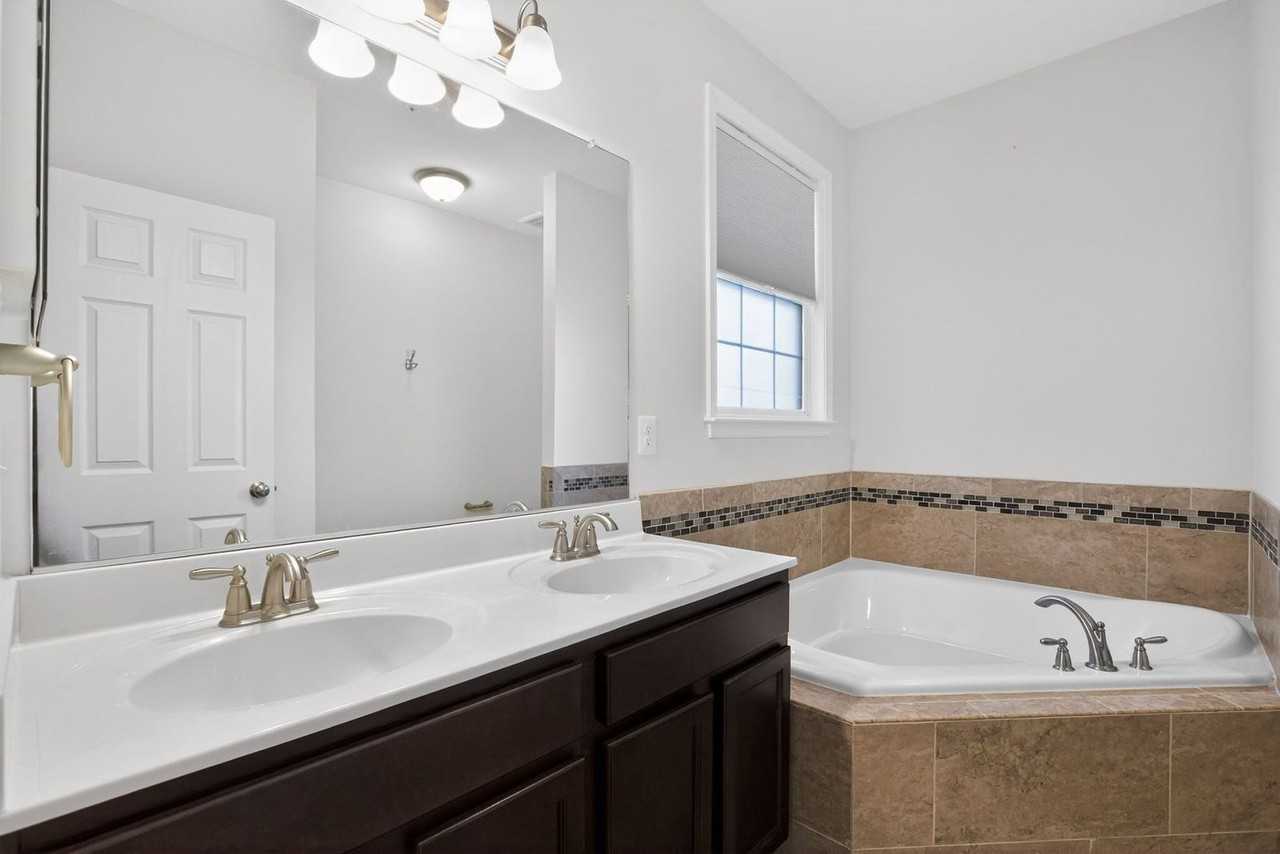 3256 Truffle Glen Pl - Photo 5 of 15