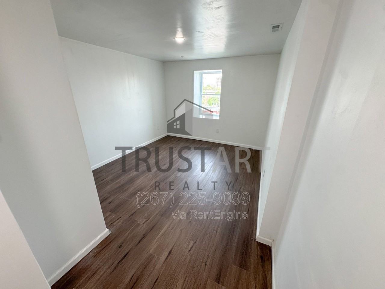 2317 N 15th St #7 - Photo 6 of 12