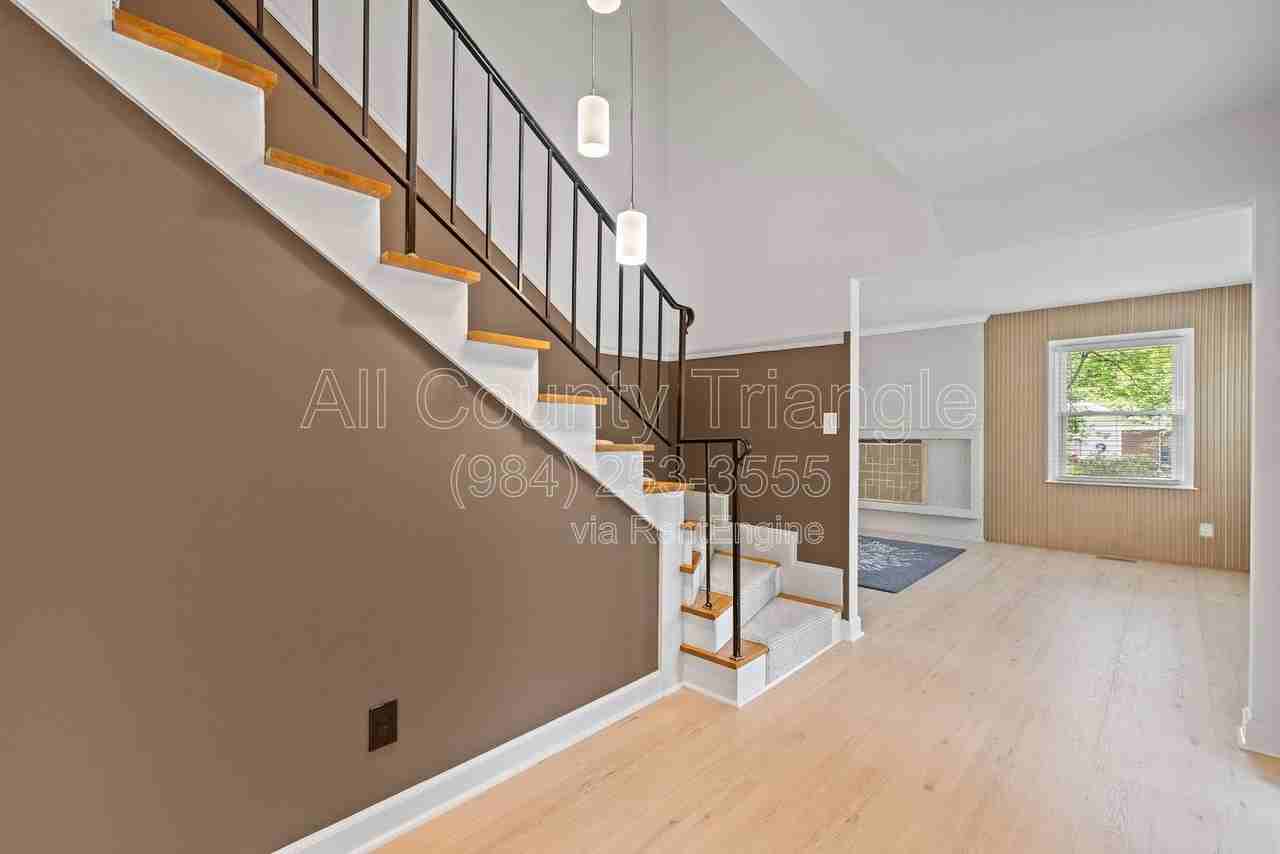 5105 Pine Dr - Photo 6 of 50