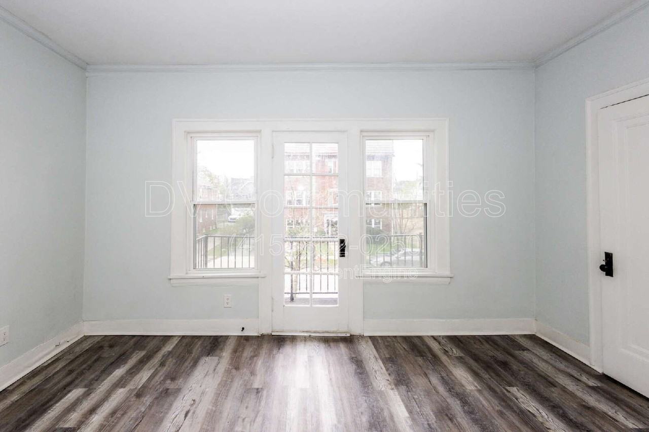 3300 E 149th St #5 - Photo 3 of 12