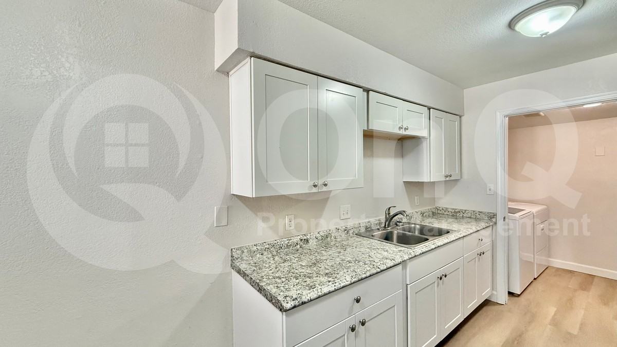 27 W Inglewood St #2 - Photo 5 of 12